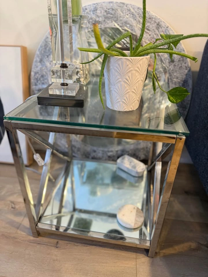 Living room table and side tables - photo 3