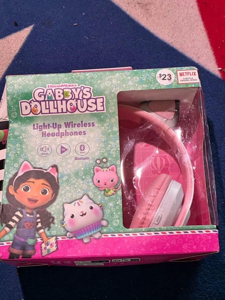 Gabby’s Dollhouse Wireless Headphones - photo 2