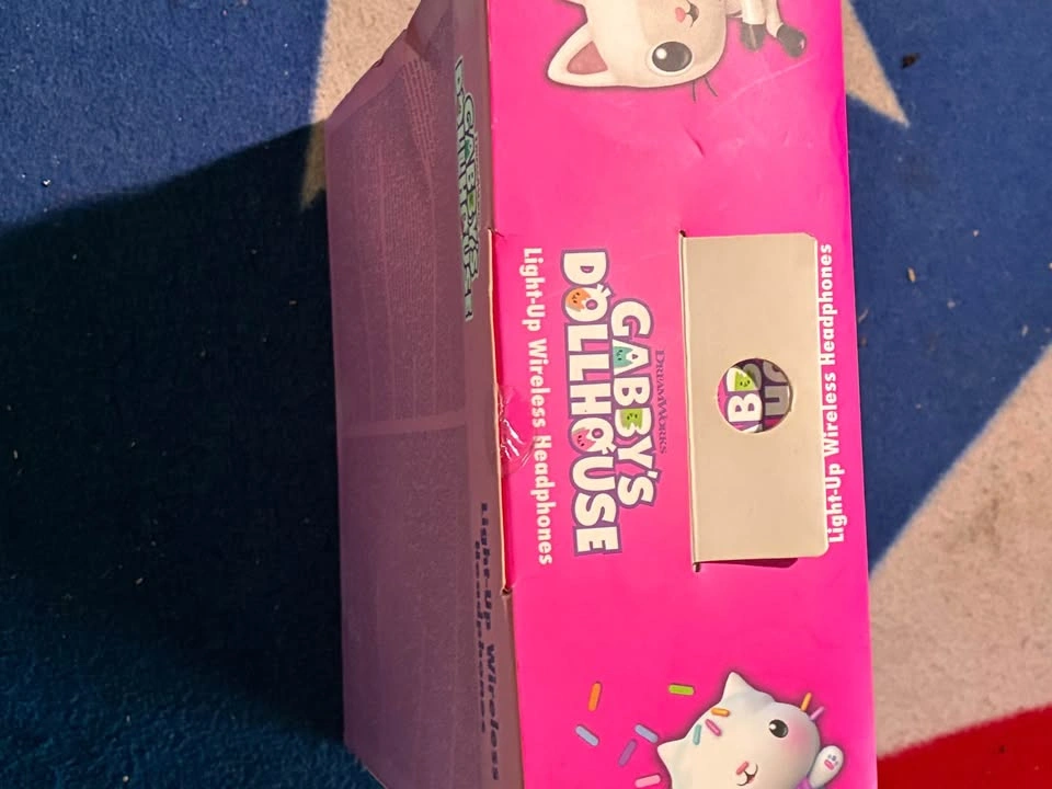 Gabby’s Dollhouse Wireless Headphones - photo 3