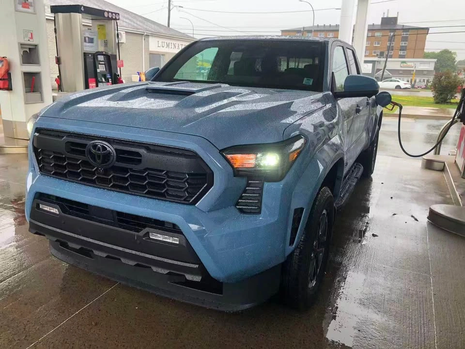 2026 Toyota Tacoma - photo 2