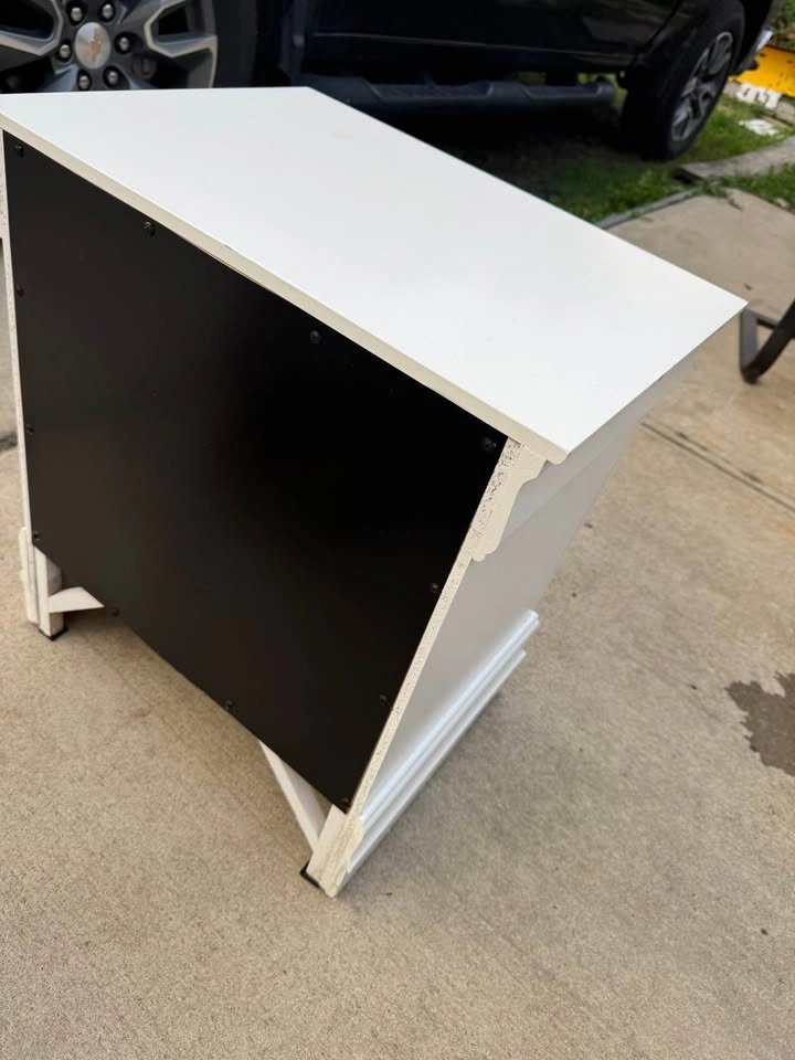 White Faux Crocodile Nightstand with Rhinestone Handles - photo 2