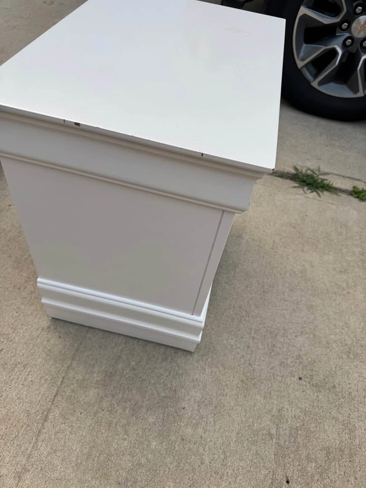White Faux Crocodile Nightstand with Rhinestone Handles - photo 3