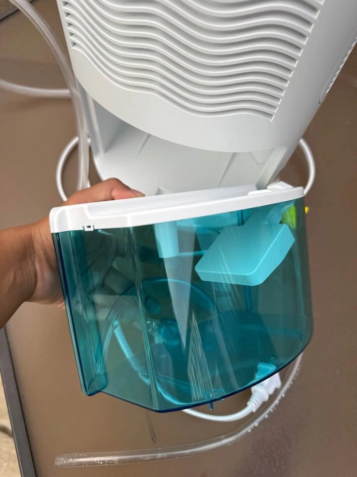 White portable dehumidifier - photo 4
