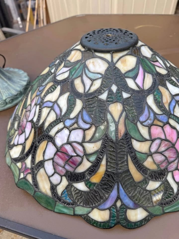 Antique Tiffany style stained glass table lamp - photo 4