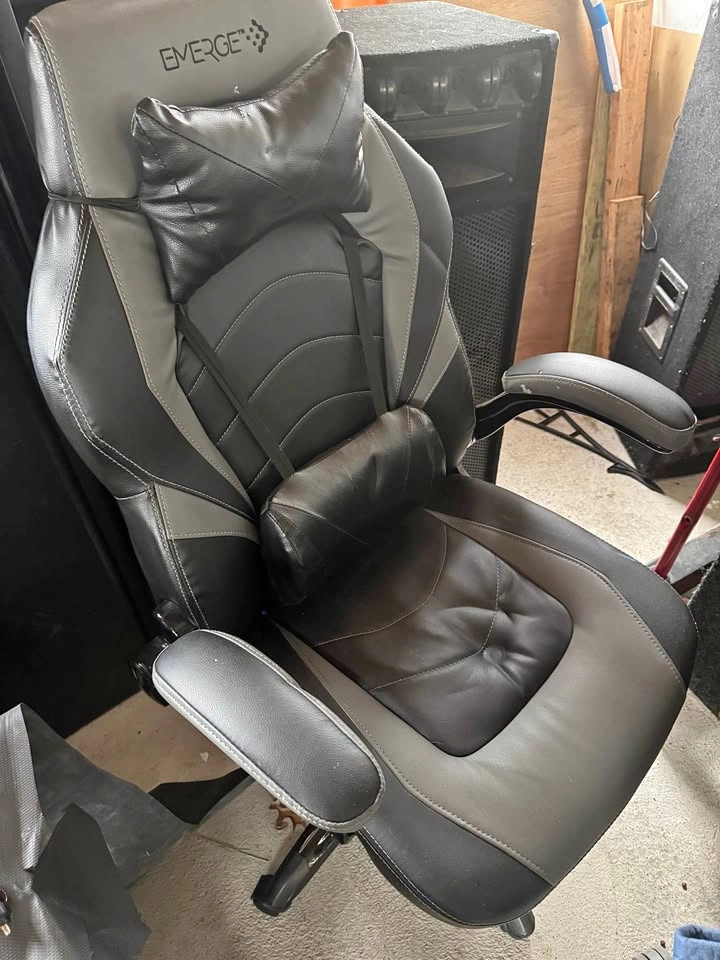 Emerge Gaming Chair (open to offers)