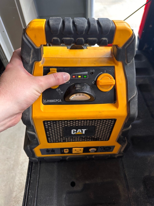 CAT CJ1000CPCA Jump Starter and Compressor - photo 2