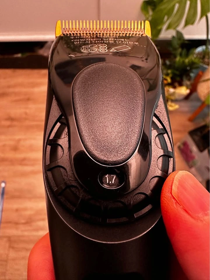 Panasonic ER-GP80 Professional Hair Clipper - photo 3