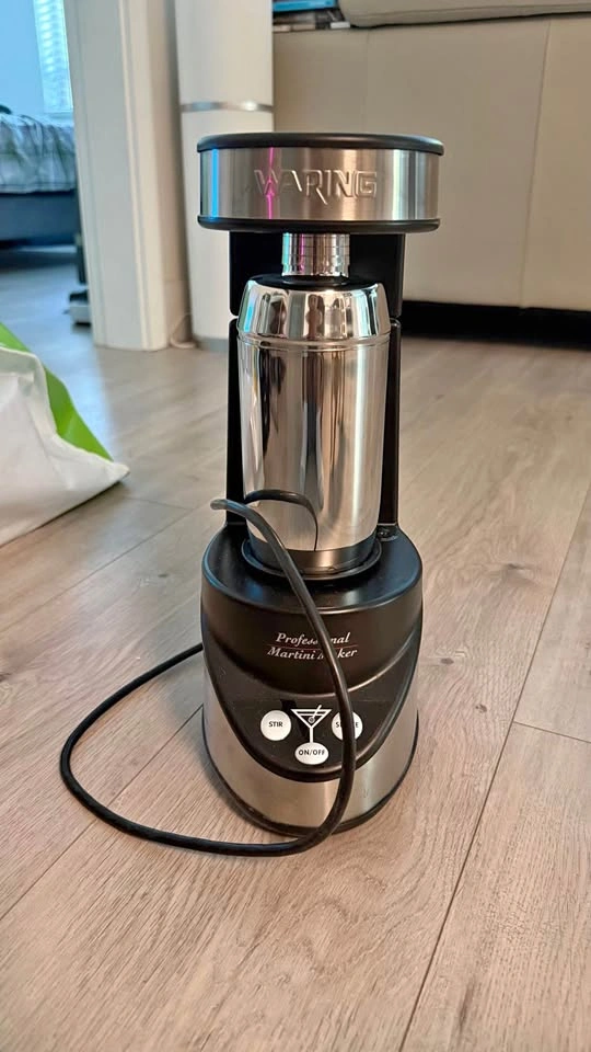 Waring Professional Martini Maker – Automatic Cocktail Mixer