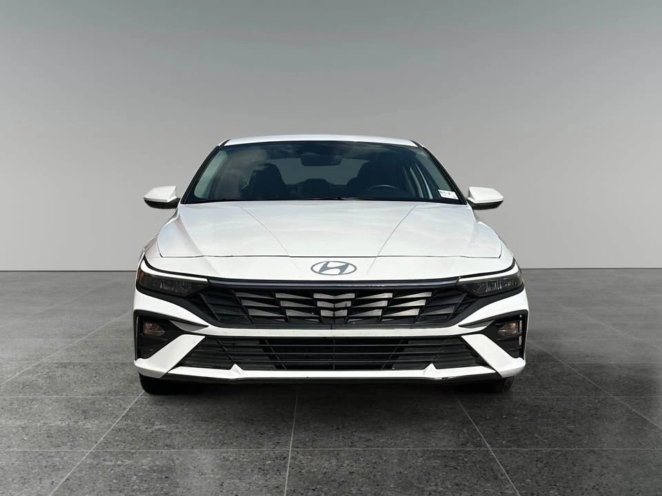 2025 Hyundai Elantra - photo 3
