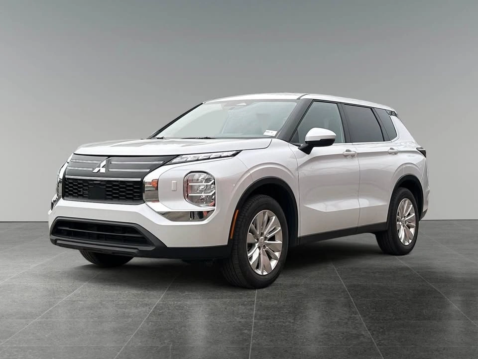 2025 Mitsubishi Outlander - photo 2