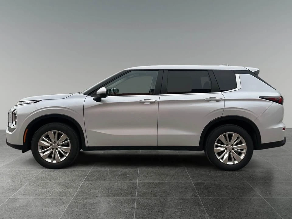 2025 Mitsubishi Outlander - photo 4