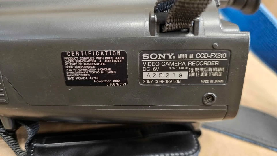 Sony Handycam CCD-FX310 Video 8 Camcorder w/ AC-V35 Adapter - photo 4