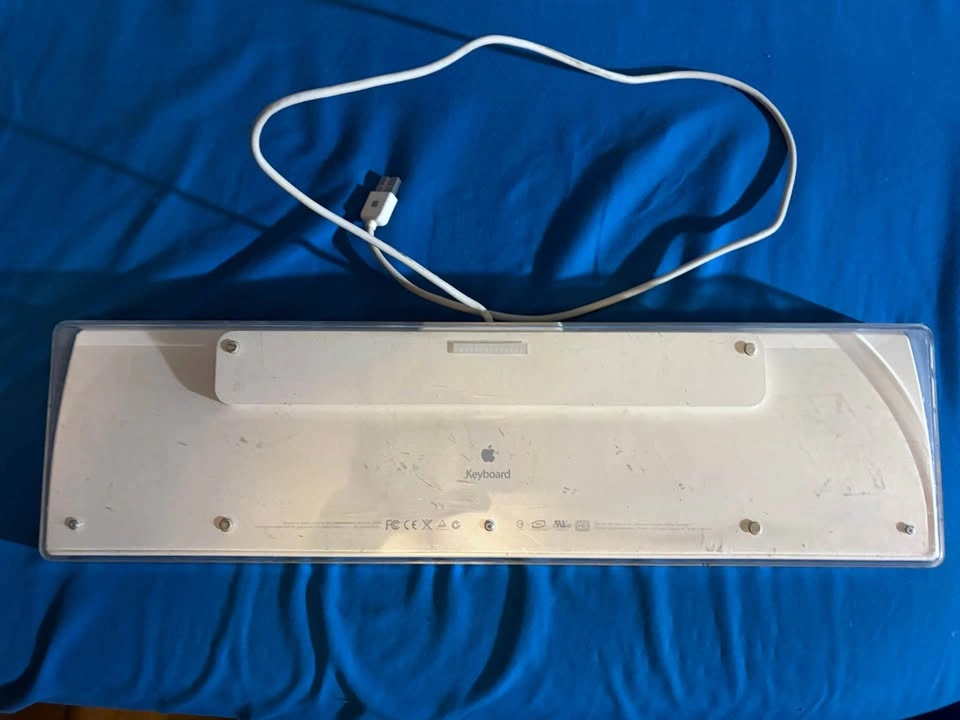 Apple A1048 Keyboard - photo 2