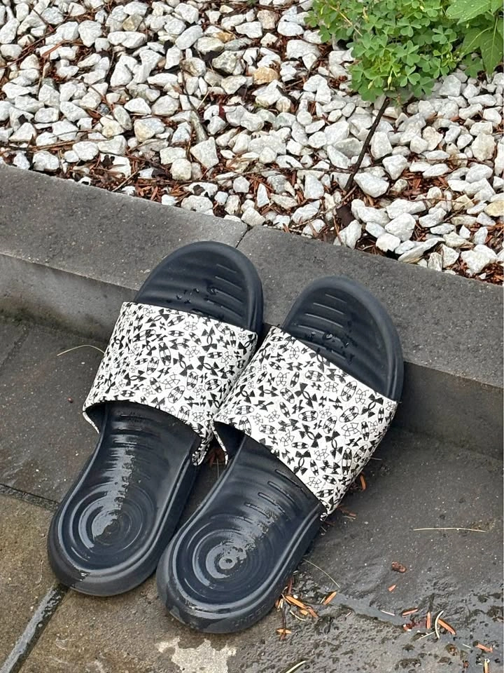 Underarmour slippers