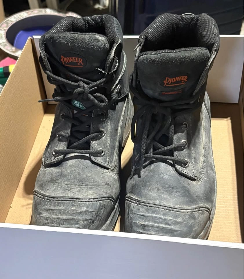 Pioneer Leather Work Boots - Size 10 - Steel Toe - photo 2