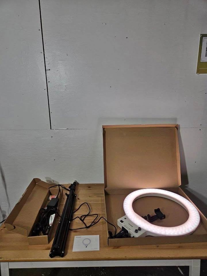 Neewer 18 inch LED Ring Light with Stand – Dimmable 3200-5600K