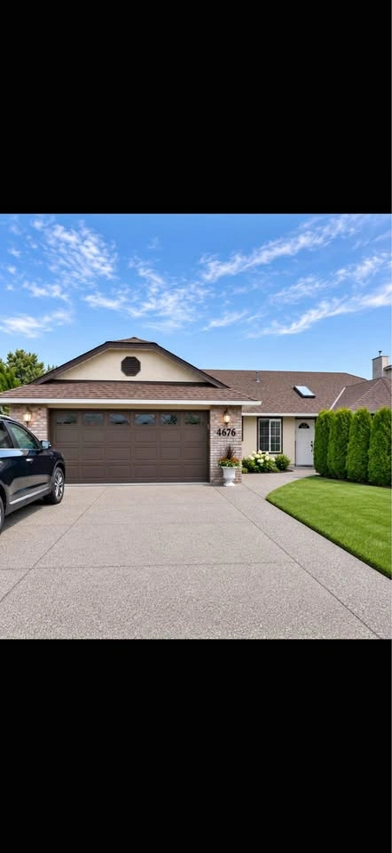 3 Beds 2 Baths - House