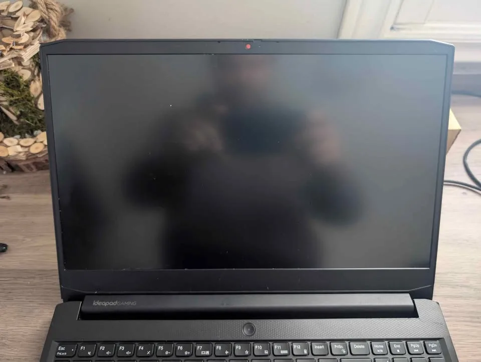 Lenovo IdeaPad Gaming - Ryzen 7, RTX 3050, 32GB RAM image indicator(2)