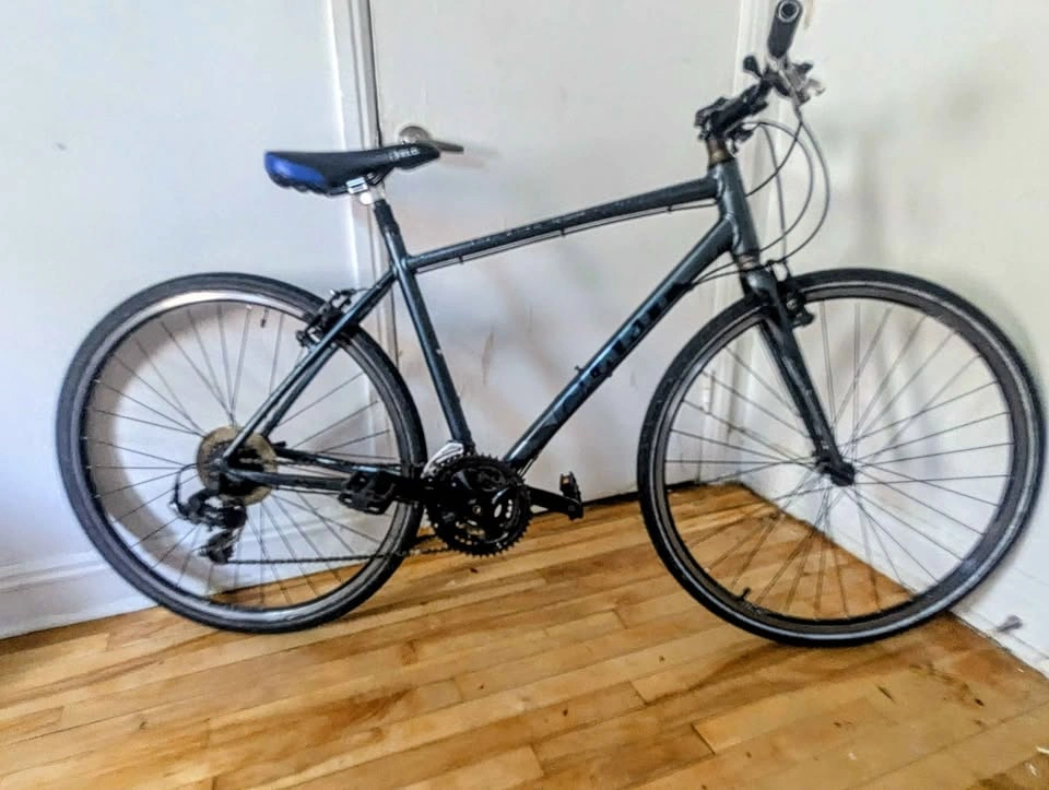 Giant Escape Hybrid Bike - photo 2