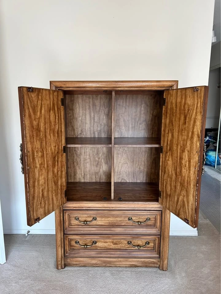 Estate sale: solid wood Armstrong bedroom suite - photo 3