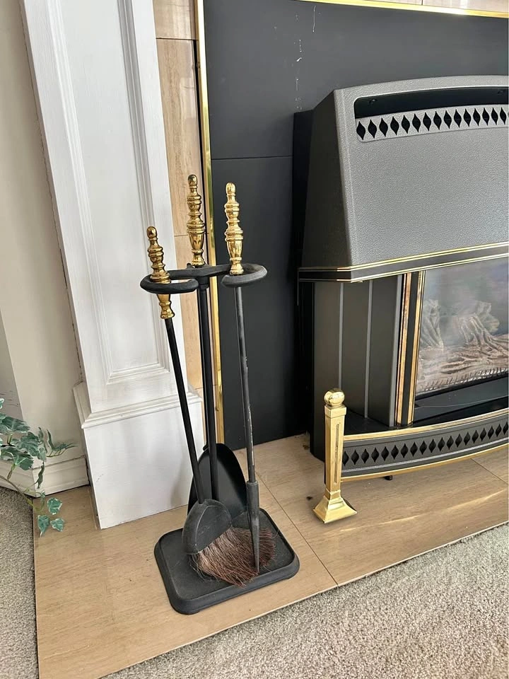 Fireplace andirons