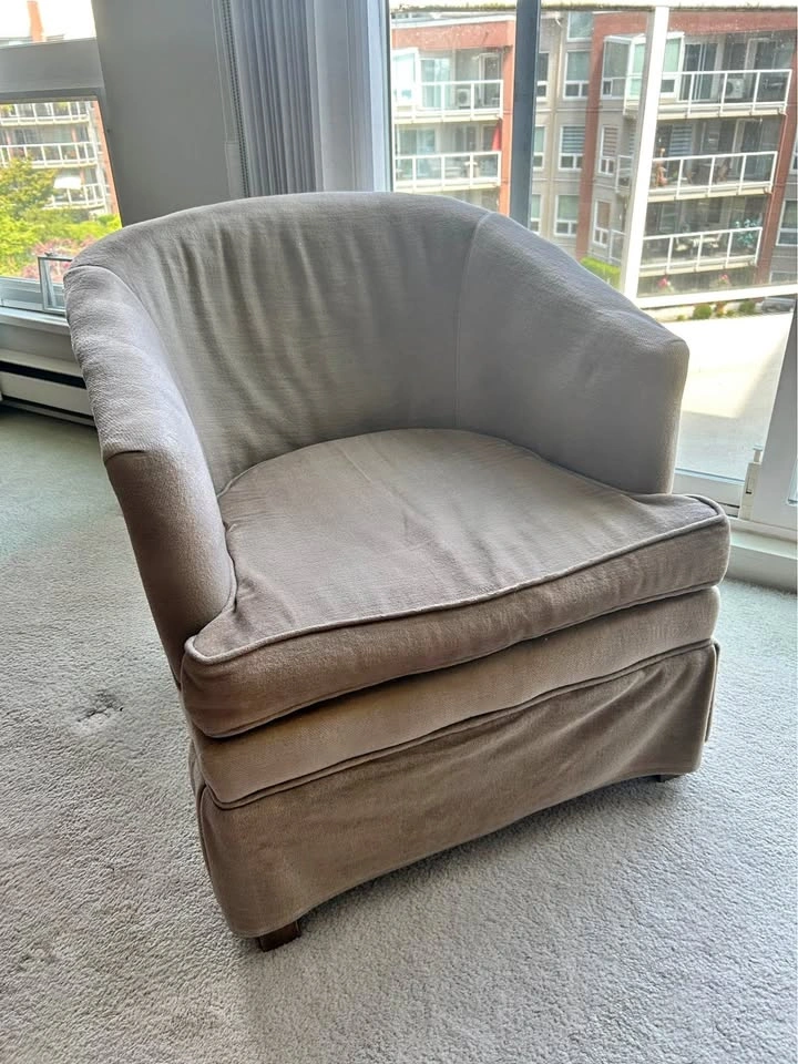 Free club chair