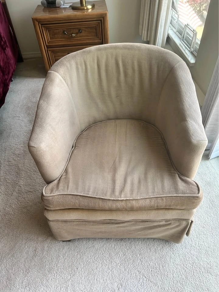 Free club chair - photo 3