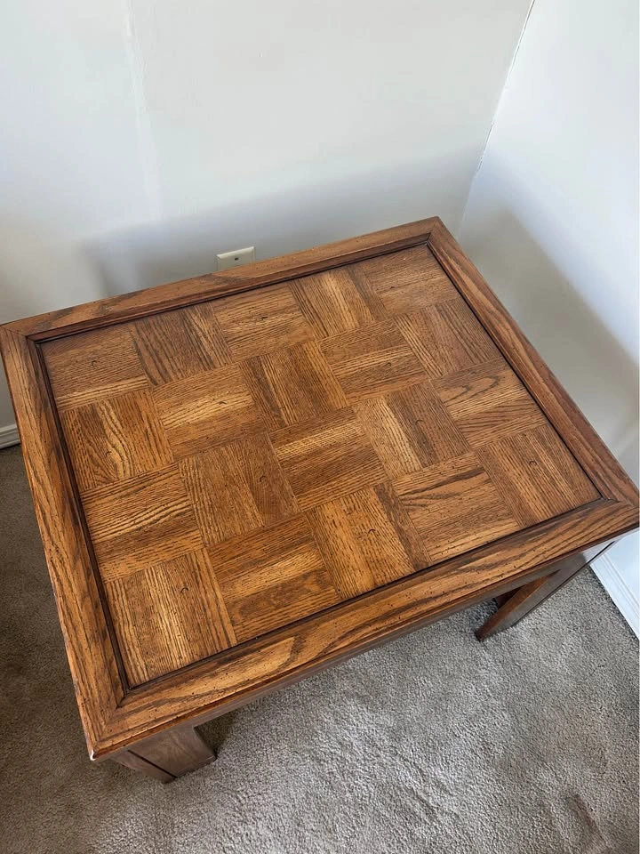 2 matching wood end tables - photo 2