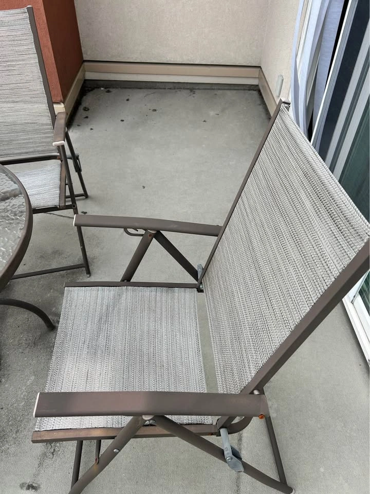 Like-new patio furniture set - photo 3
