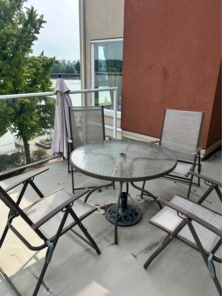Like-new patio furniture set - photo 5