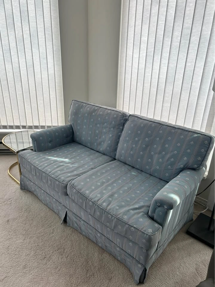 Perfect couch and loveseat - photo 3