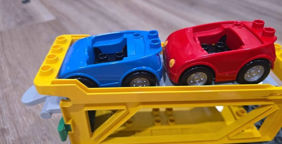 Duplo transport truck with man and cars - photo 2