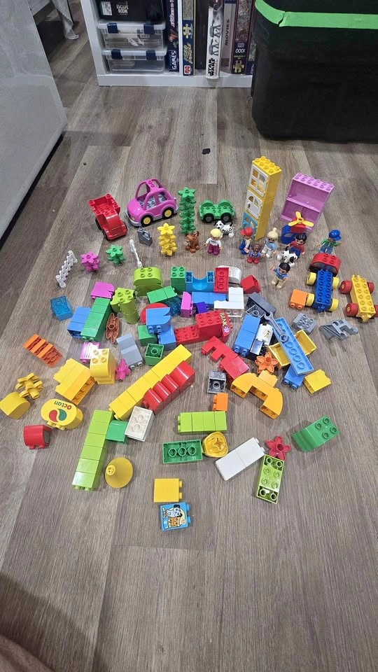Duplo vehicles, people and blocks