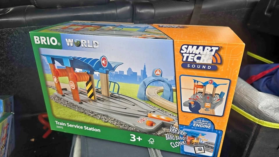 Brio World smart tech train service station 33975