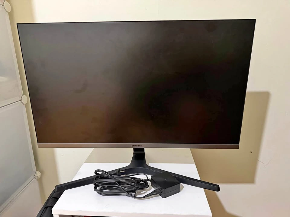 Samsung 27" 1080p IPS Desktop Monitor (75Hz / FreeSync)