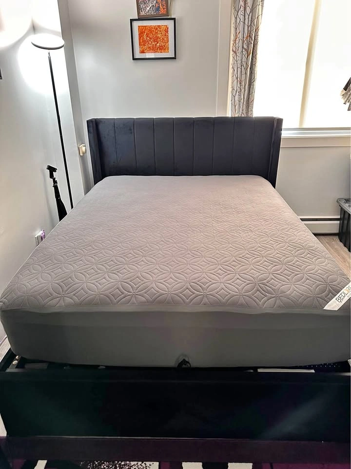 Queen Size Black Velvet Hydraulic Lift-Up Storage Bed