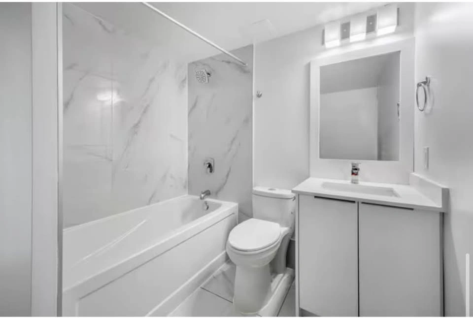 2 Bedroom, 1.5 Bathroom Apartment Lease Takeover - photo 4