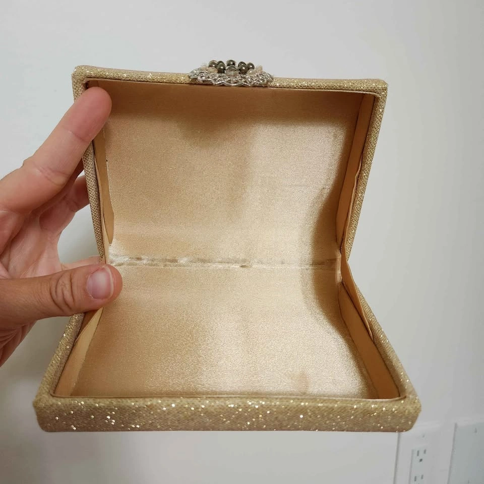 Gold Glitter Clutch Bag with Handbeaded decorative element - photo 5
