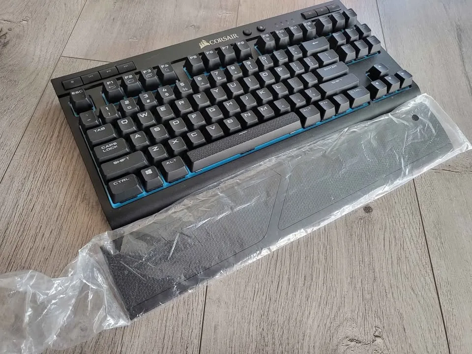 Corsair K63 Wireless Mechanical Gaming Keyboard