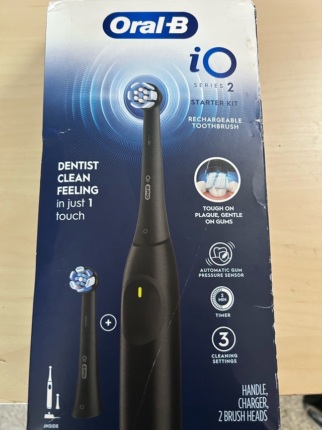 Oral-B iO Series 2 Rechargeable Toothbrush - photo 2