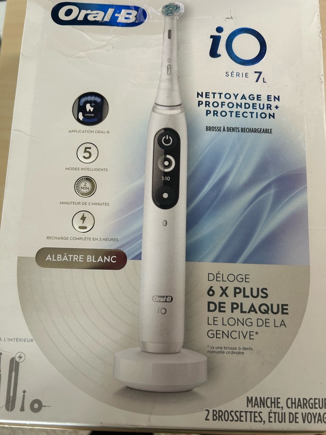 Oral-B iO Series 7 Smart Electric Toothbrush - photo 2