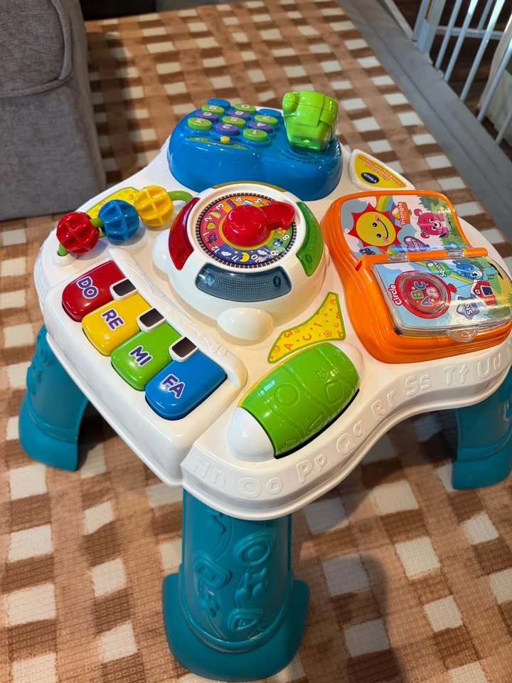 VTech Sit-to-Stand Learn & Discover Table - photo 3