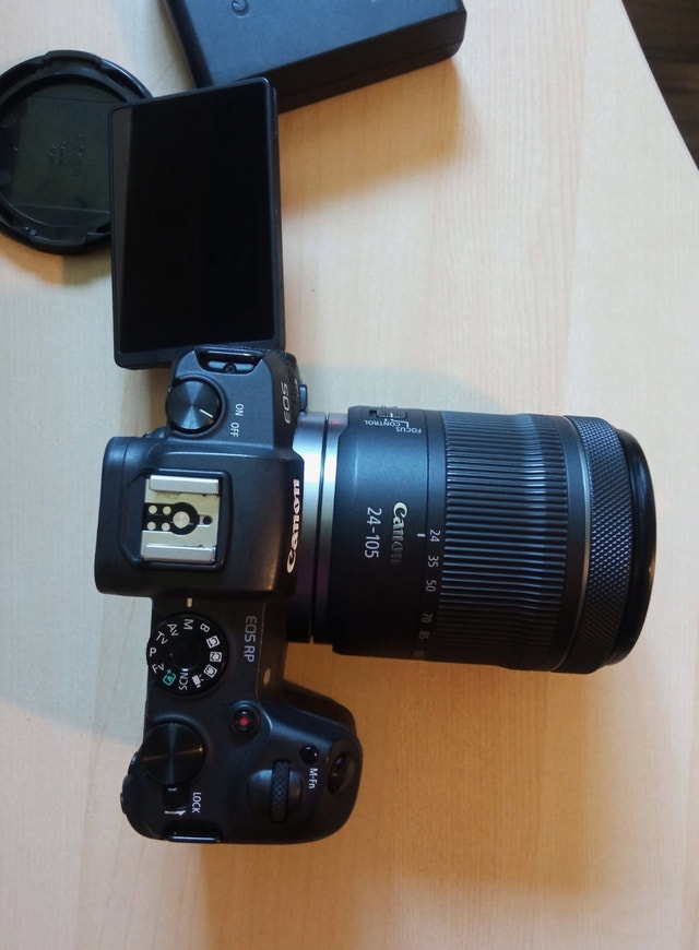 Canon EOS RP + 24-105mm kit lens