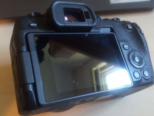 Canon EOS RP + 24-105mm kit lens - photo 3