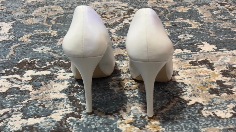 White stilettos - photo 3