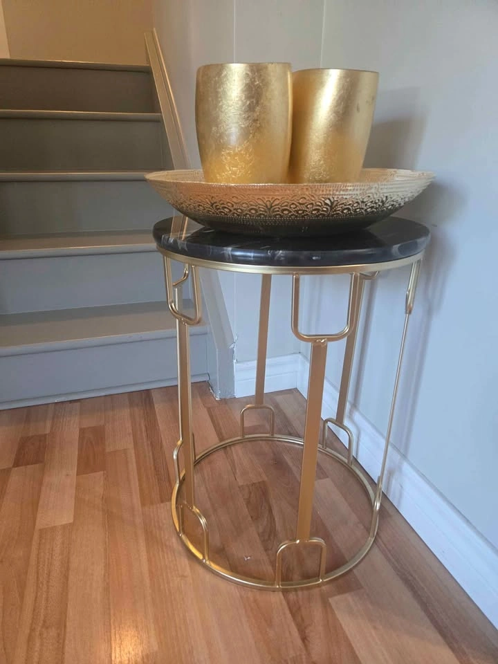 Glam Gold Side Table Set - Marble Top + 2 Vases & Tray - photo 2