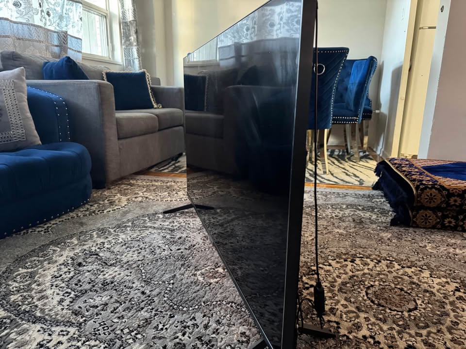 TCL Roku TV 4K HDR Smart TV - photo 2
