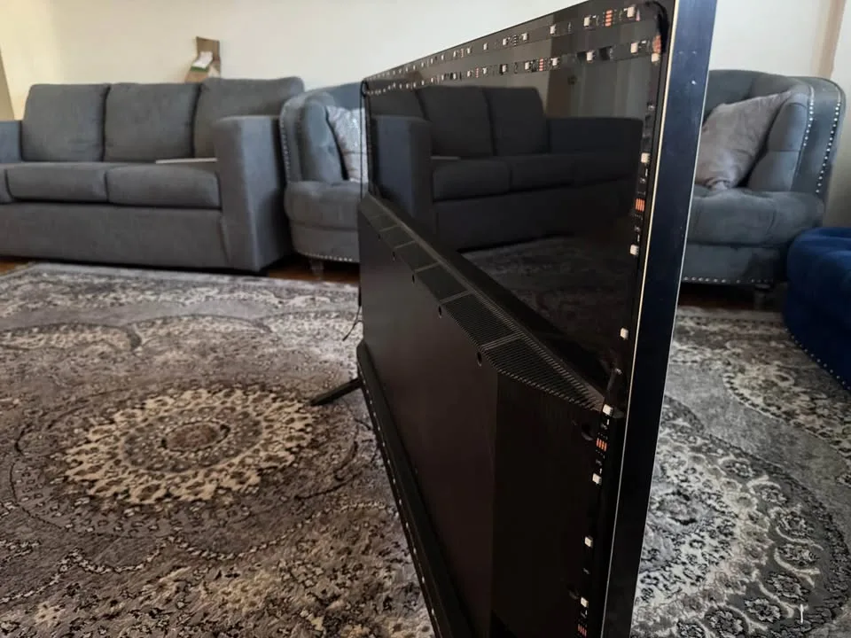 TCL Roku TV 4K HDR Smart TV image indicator(5)