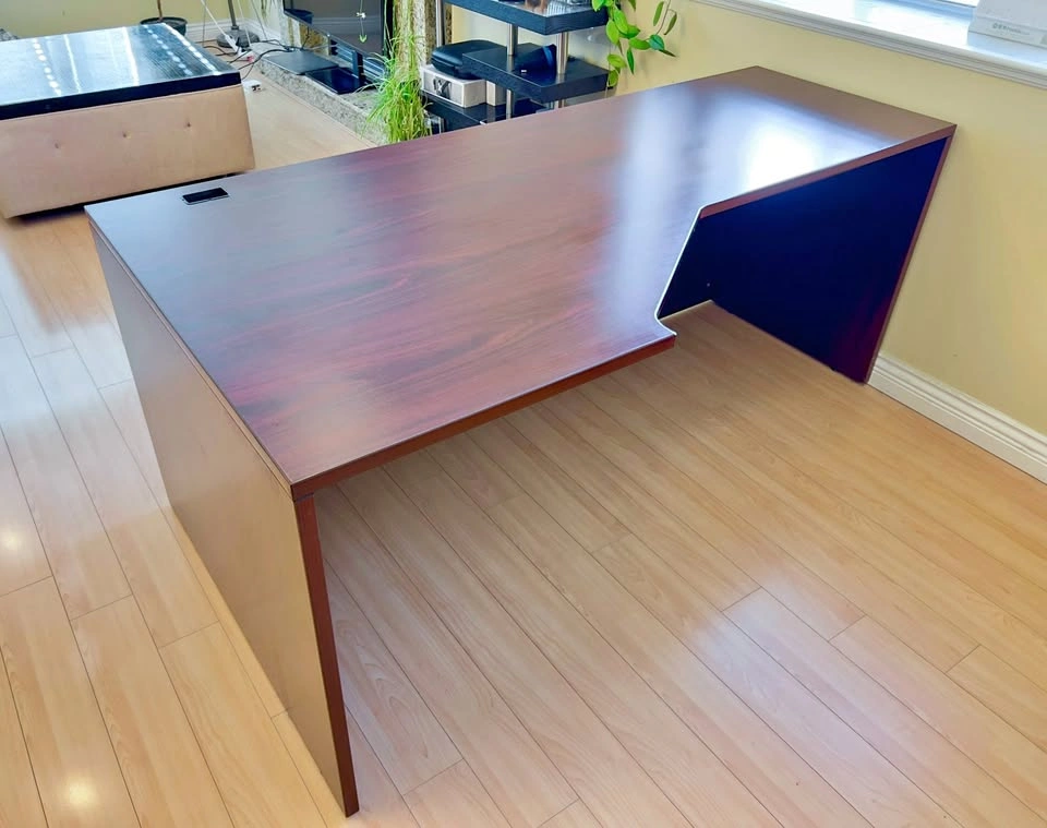 Executive Office Desk - Excellent Condition