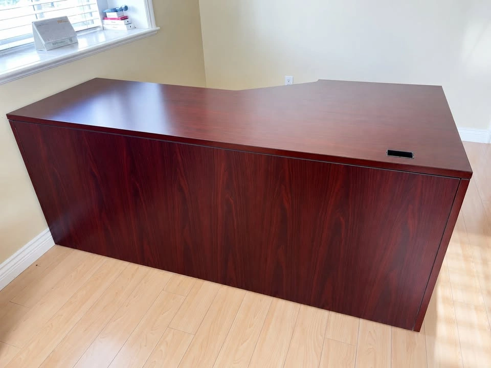 Executive Office Desk - Excellent Condition - photo 2
